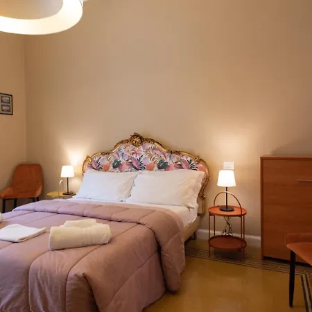 ベッド・アンド・ブレックファスト O' Panar Al Duomo ナポリ